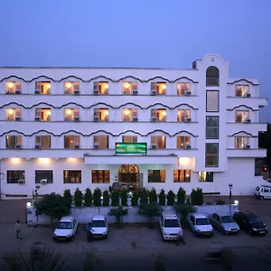 *** Hotel Chanakaya India